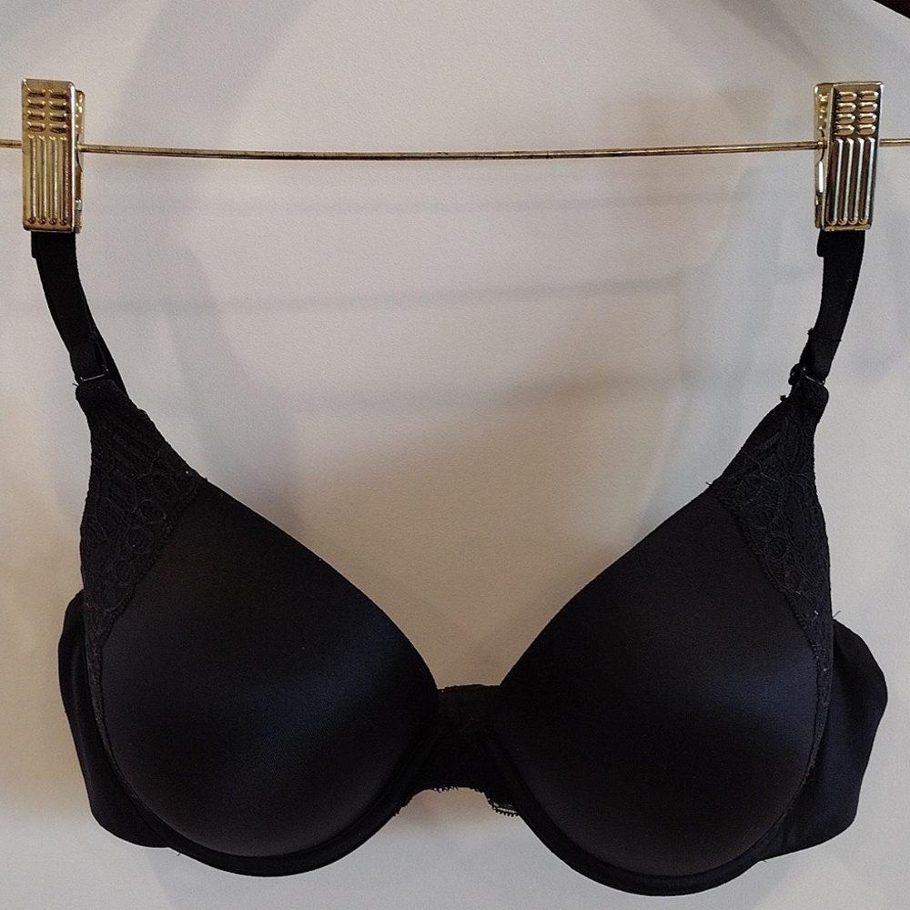 Maidenform Natural Boost Add A Size Shaping Bra. Size 36C Color: Black